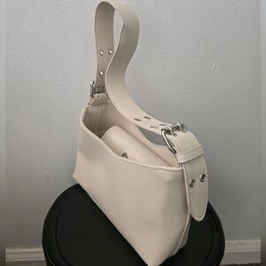 Forever 21 Off White Faux Leather Handbag / Cute Portable Purse